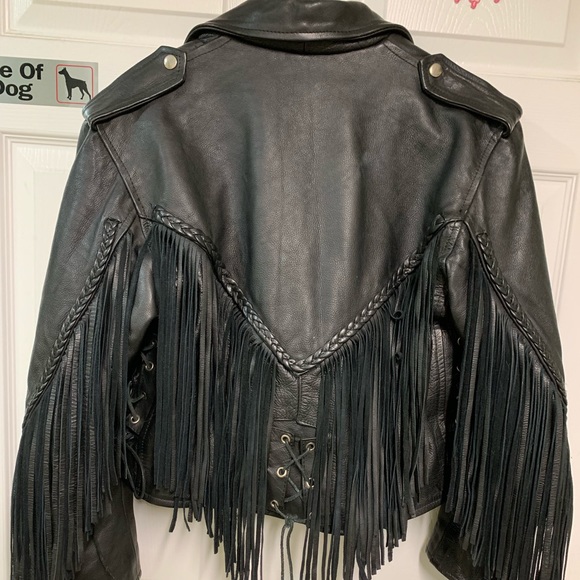 Ladies short leather coat! - Picture 3 of 5